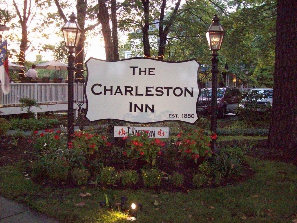 The Charleston Inn Hendersonville Nc Exterior photo